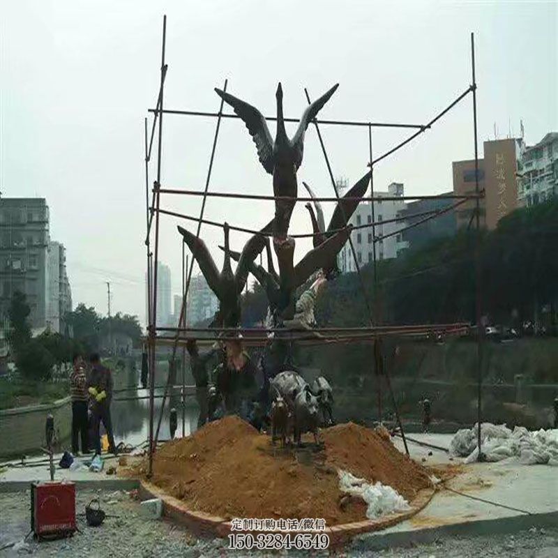 室外软装选用-地产艺术-门口大雁雕塑