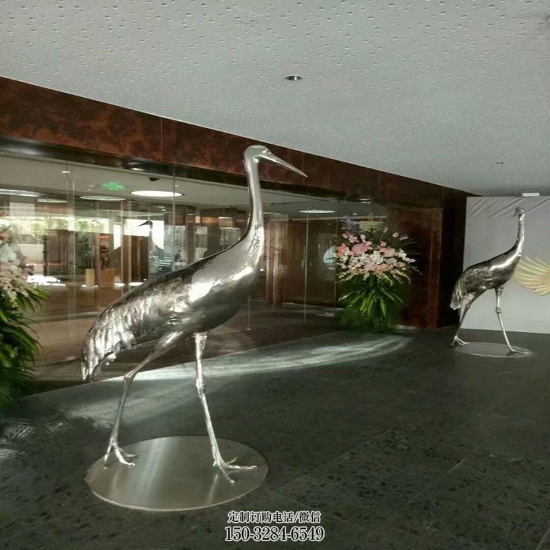 大型鸵鸟雕塑公司 鸟儿雕塑底座订做 景观鸟雕塑造型点击
