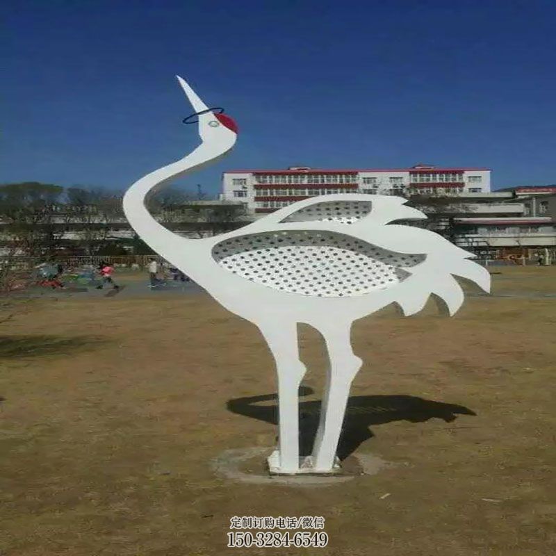 大型白鹭雕塑公司 鸟底座订做 景观鸟类雕塑造型点击