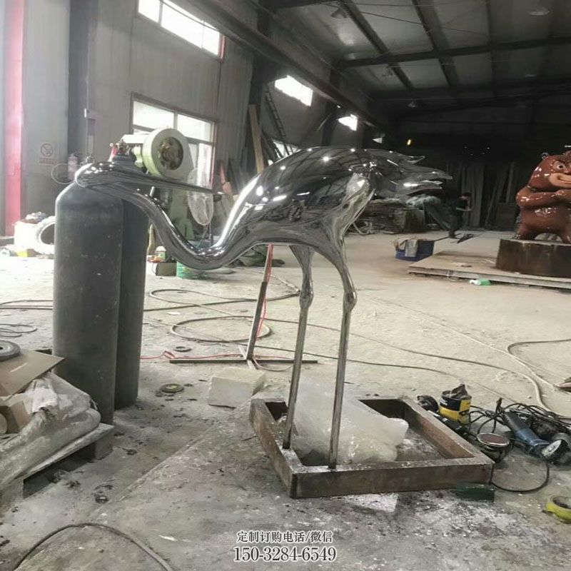 空间天鹅雕塑 户外鸟禽雕塑摆放精选 不锈钢天鹅雕塑工艺服务商